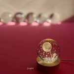 چراغ خواب رومیزی سه بعدی طرح گوی کریستال - تصویر 2