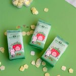 دستمال مرطوب فانتزی جیبی طرح بلوبری و توت فرنگی بسته 8 عددی - تصویر 4