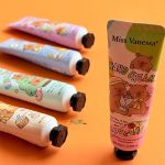 کرم مرطوب کننده دست Miss Vanessa طرح کاپی بارا - تصویر 4